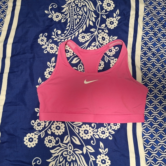 Pink Nike Pro Set - Picture 6 of 9